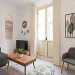 Trendy Two Bedrooms in Ollerias
