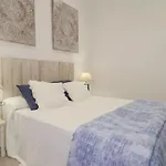 Trendy Two Bedrooms in Ollerias