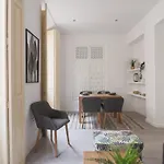Trendy Two Bedrooms in Ollerias