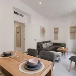 Trendy Two Bedrooms in Ollerias