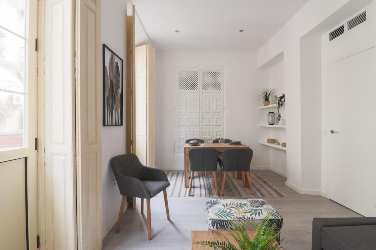 Trendy Two Bedrooms In Ollerias